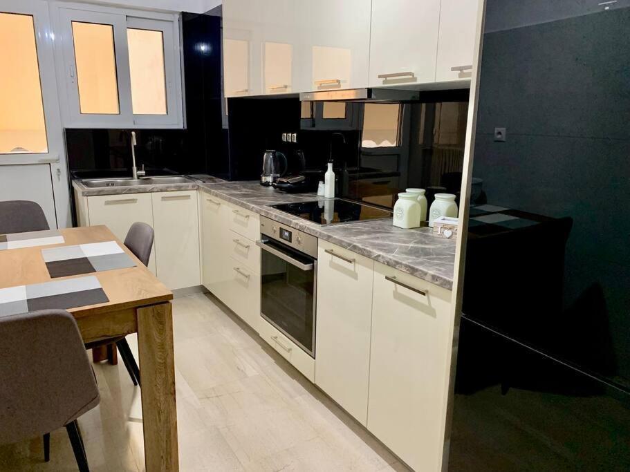 Alexa'S Downtown Apartment أثينا المظهر الخارجي الصورة